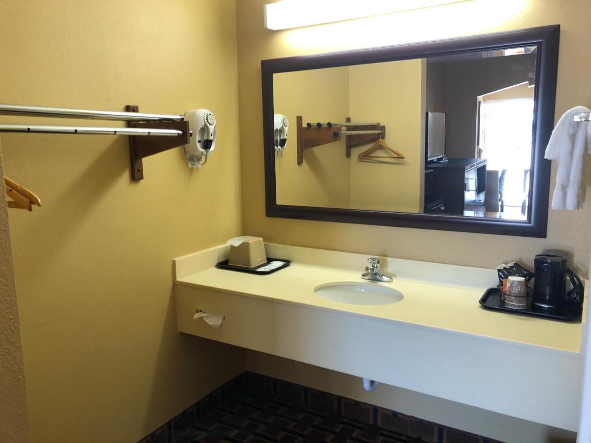 La Grange Executive Inn And Suites Eksteriør billede